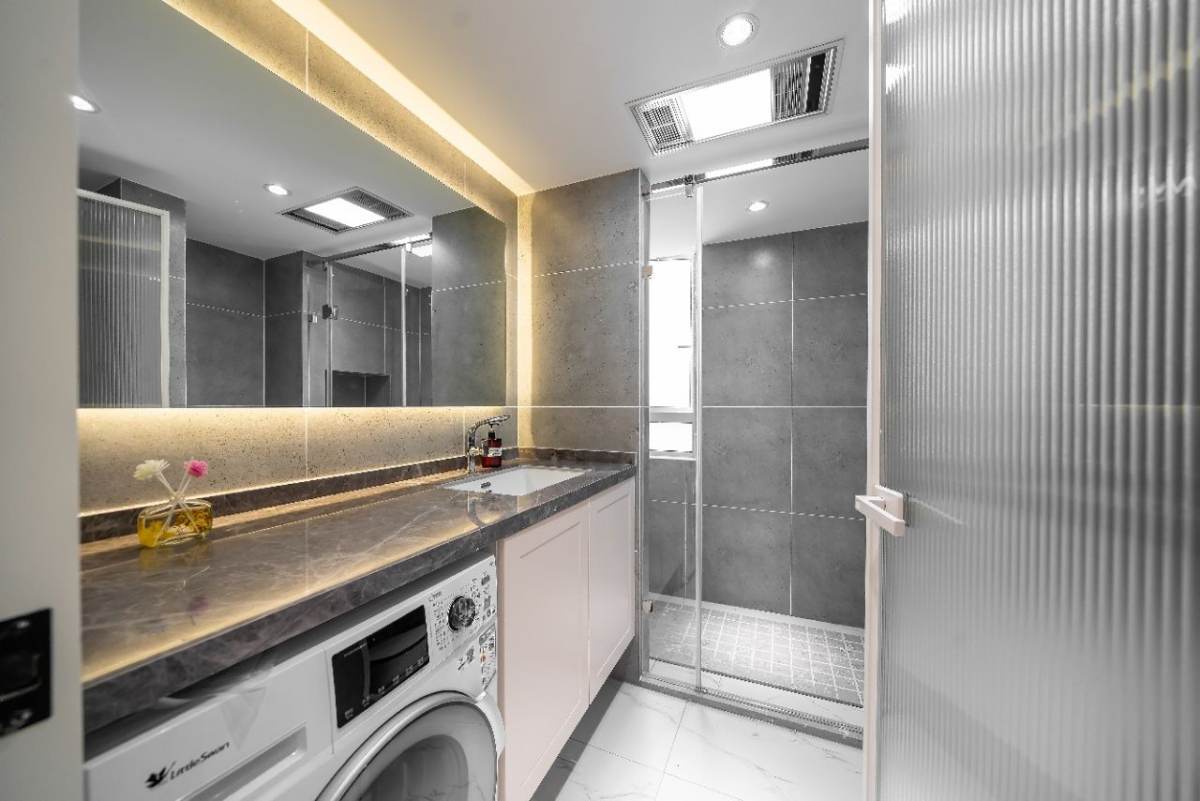 Housing image — Bathroom