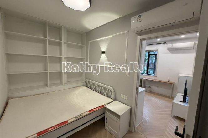 1BR Apartment in Old Xuhui (L1/L10)