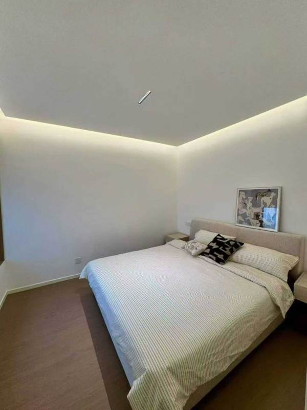 Housing image — Bedroom
