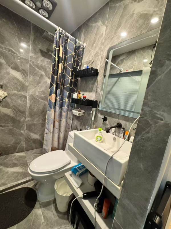 Housing image — Bathroom