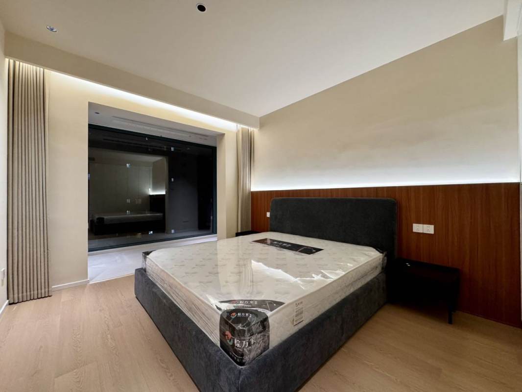 Housing image — Bedroom