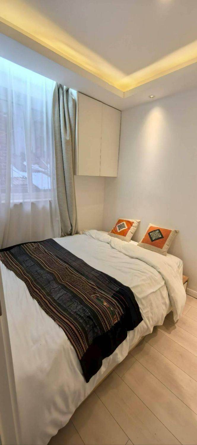 Housing image — Bedroom
