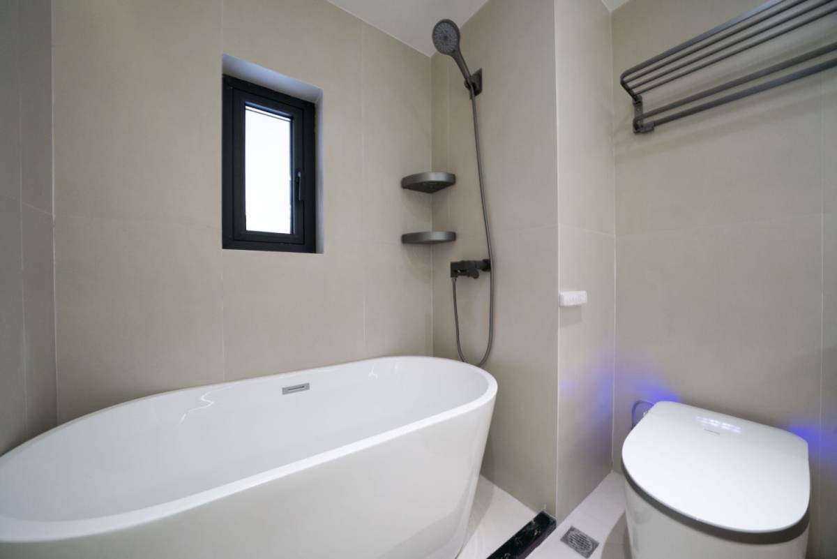 Housing image — Bathroom