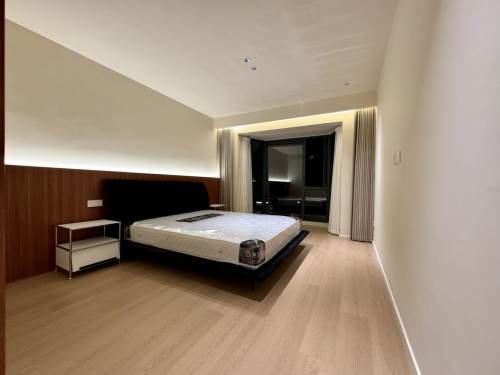 Housing image — Bedroom