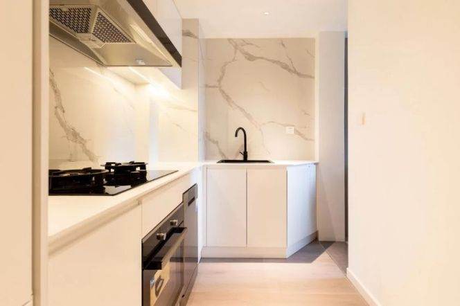 High-Floor 2BR Apartment near Xiaonanmen Metro