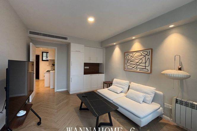 1BR Apartment in Jing'an (L2/L7/L14)