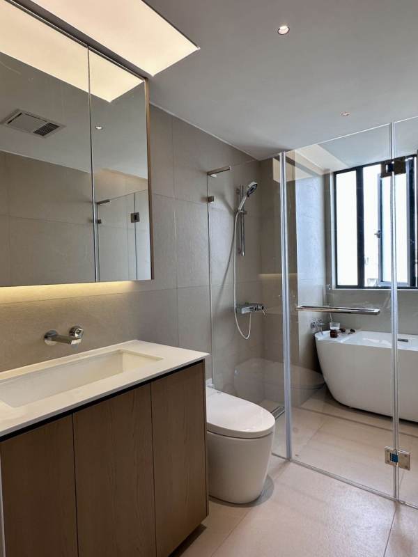 Housing image — Bathroom