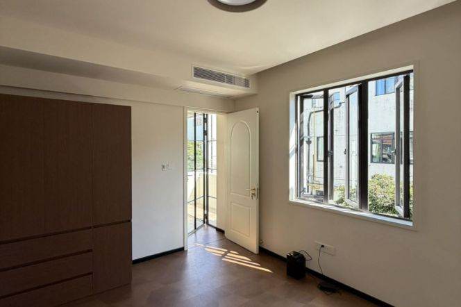 Spacious High-Ceiling 2BR Lane House in Old Xuhui (L1/L7/L9)