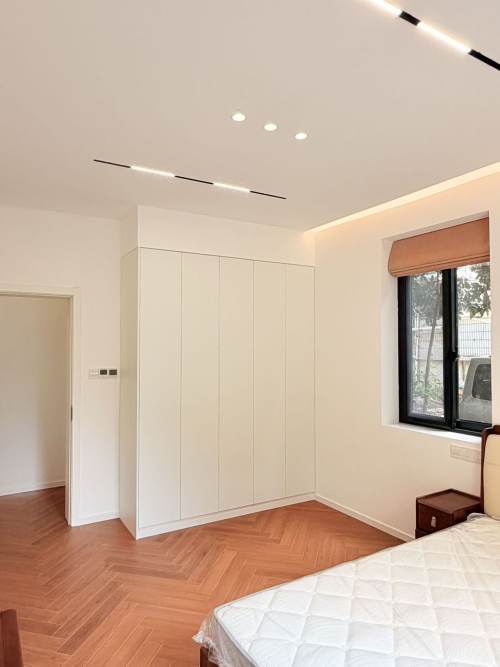 Housing image — Bedroom