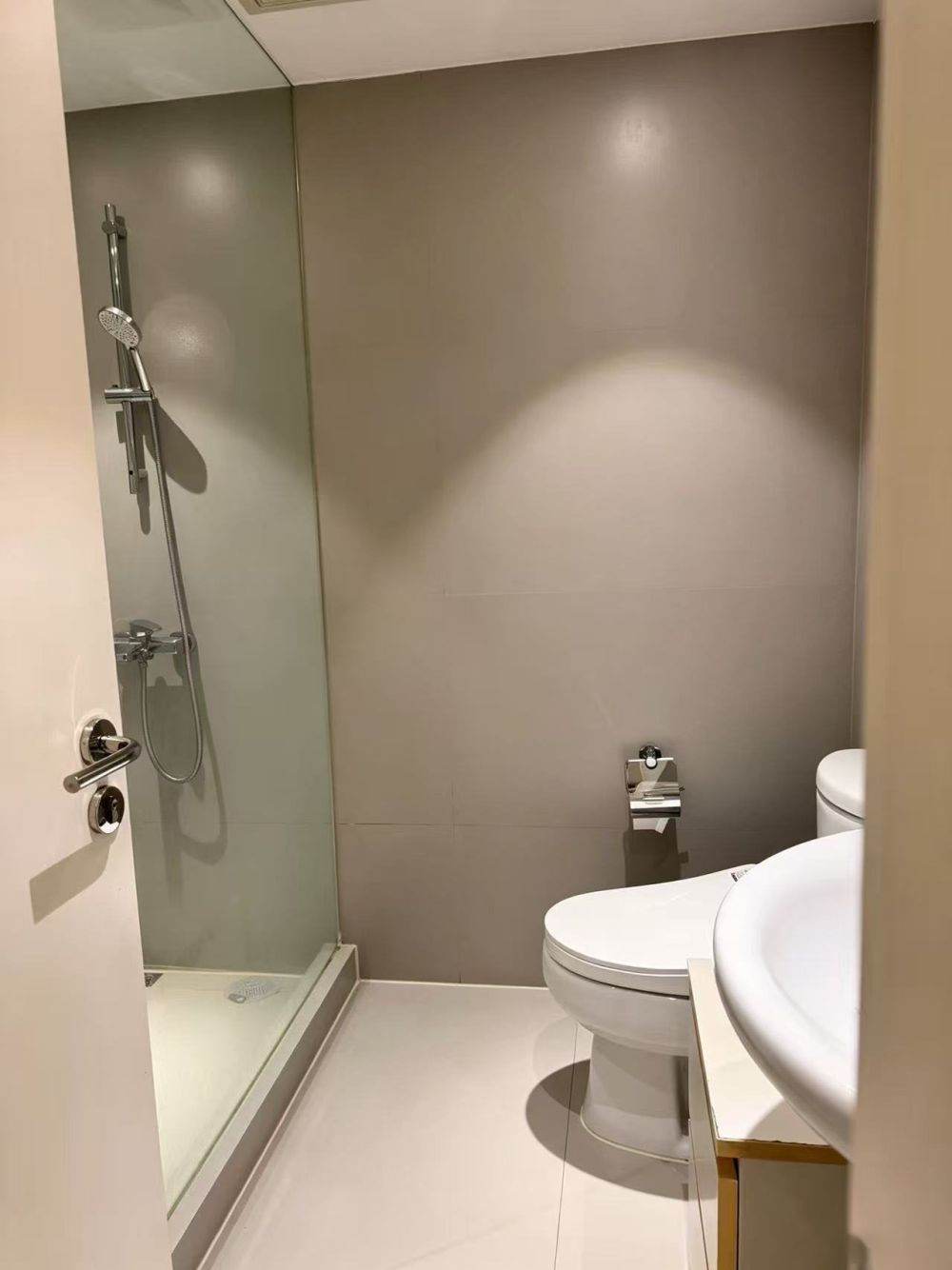 Housing image — Bathroom