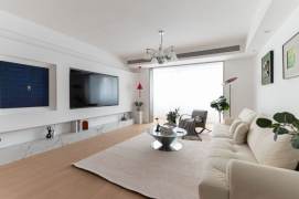 Spacious 2BR Apartment near Jiangsu Rd Metro (L2/L11)
