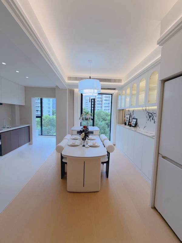 Housing image — Dining Area