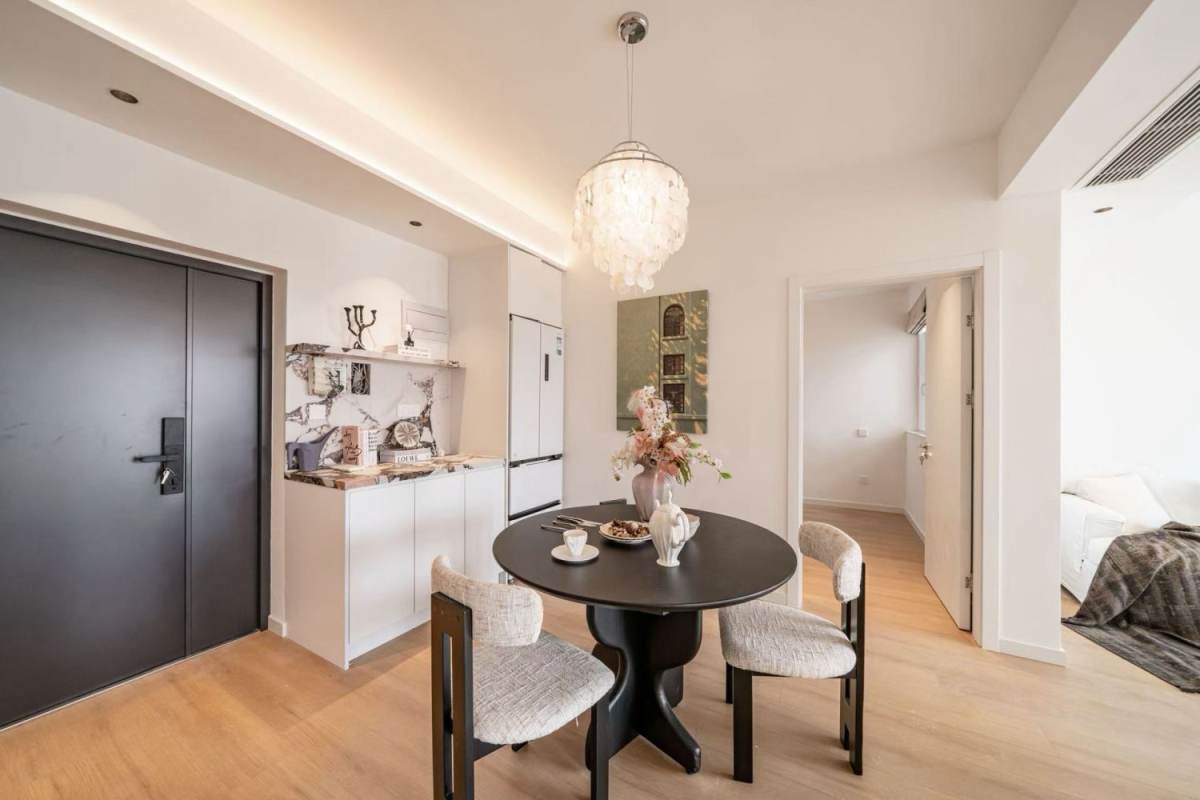 Housing image — Dining Area