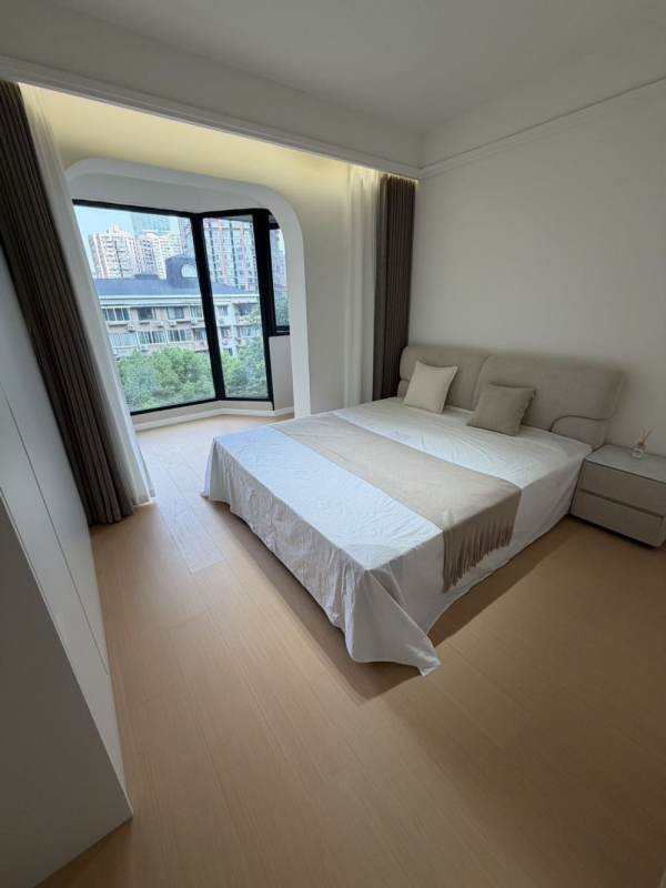 Housing image — Bedroom