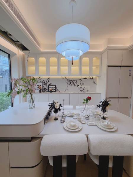 Housing image — Dining Area