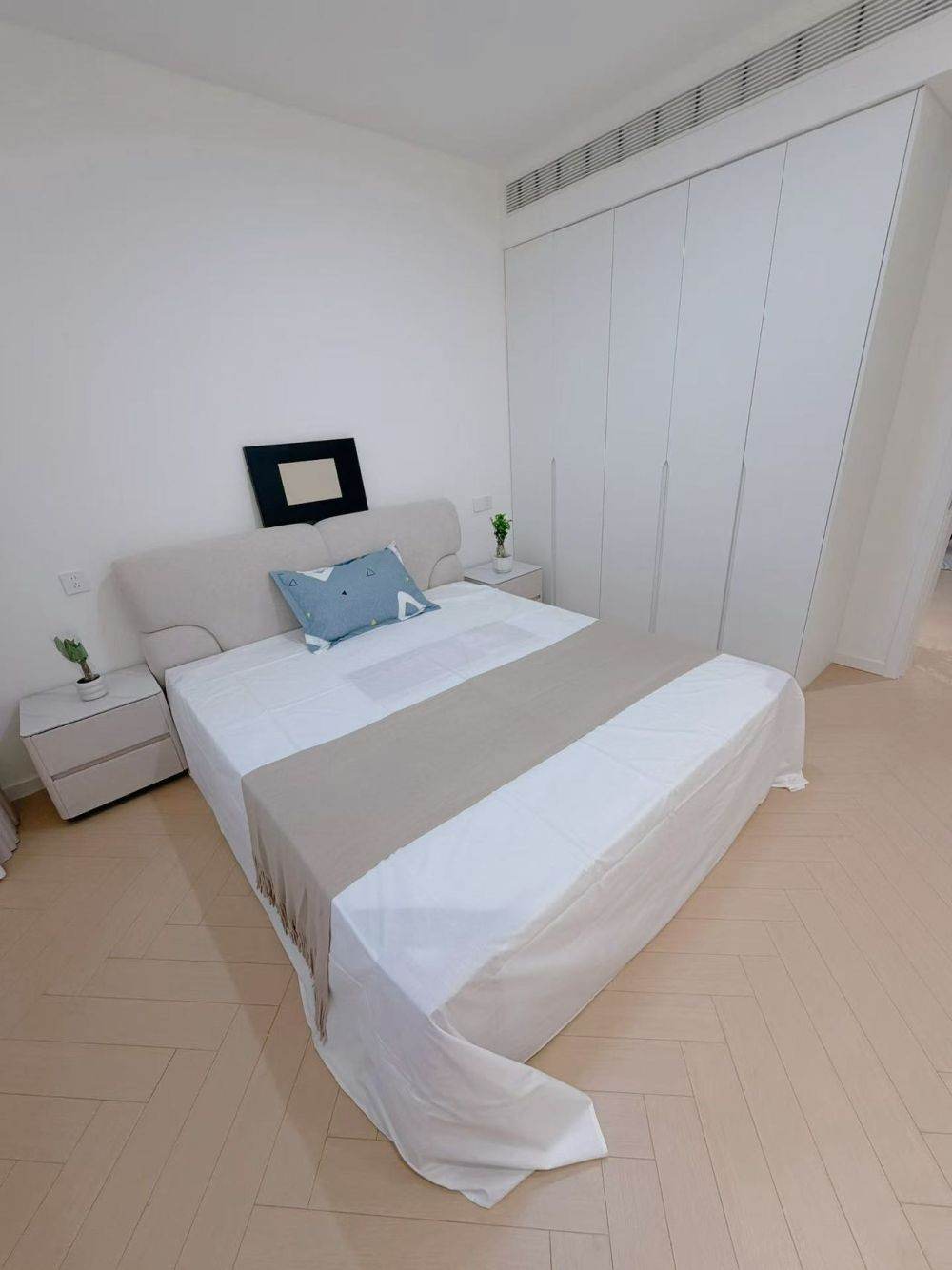Housing image — Bedroom