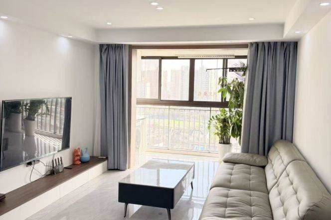 2BR Apartment in Gubei (L2)