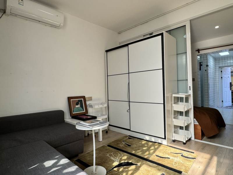 Housing image — Living Room