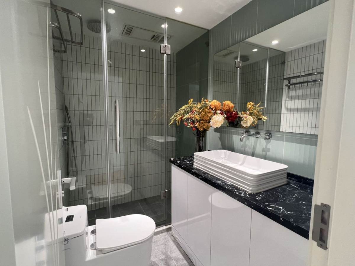 Housing image — Bathroom