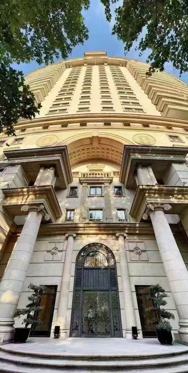 Housing image — Building Exterior