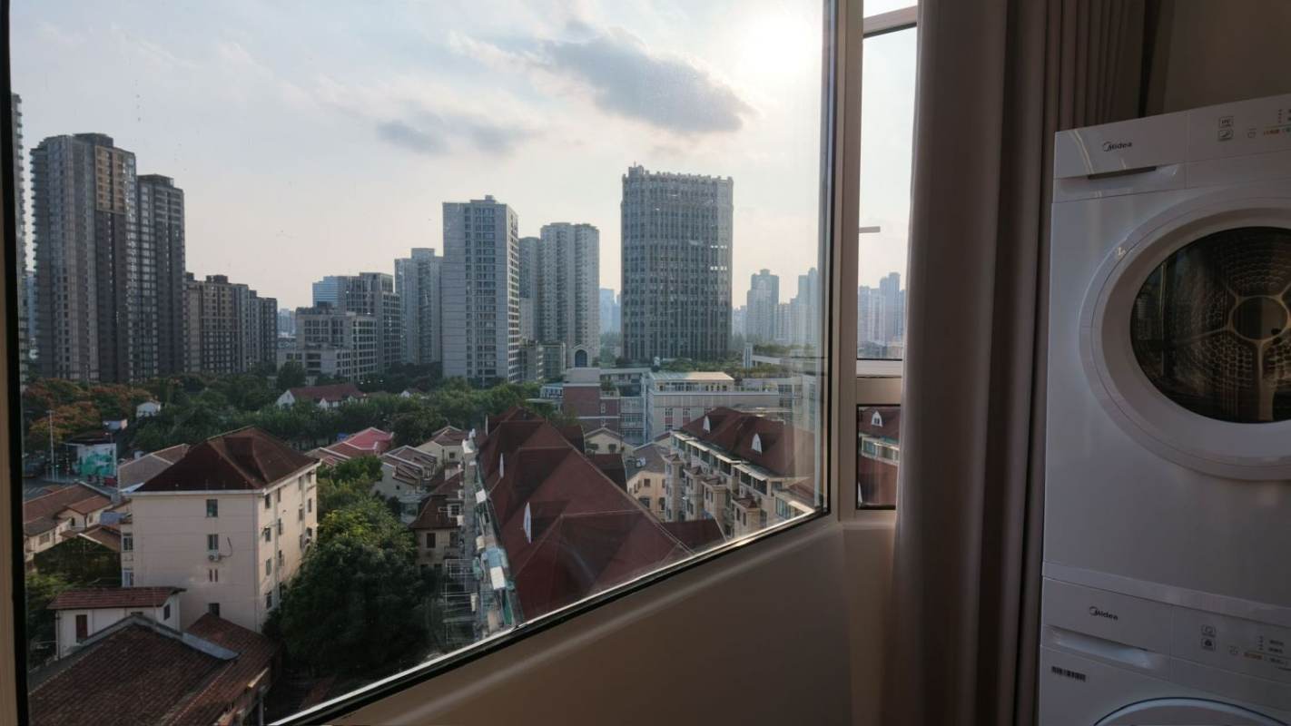 Housing image — Balcony