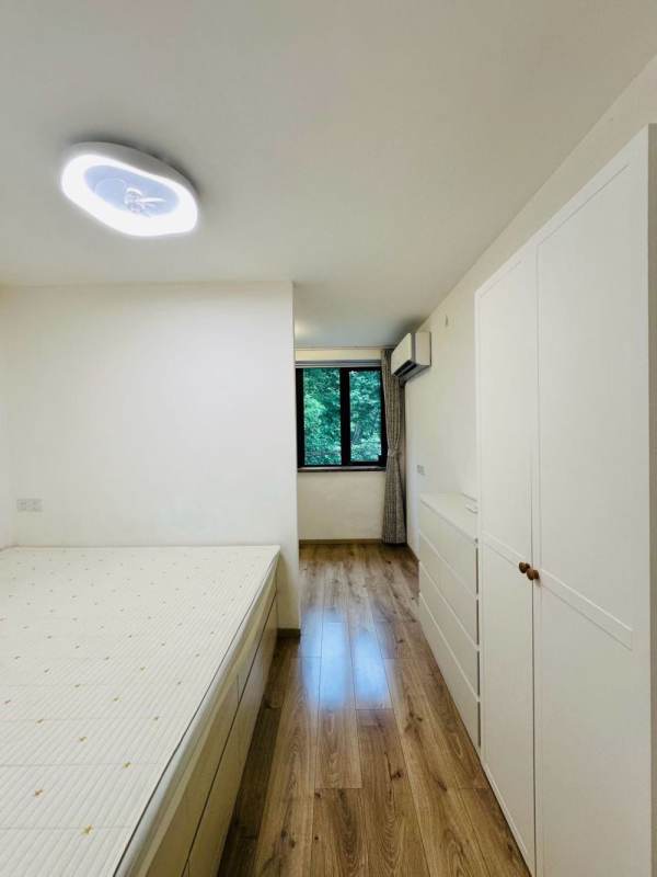 Housing image — Bedroom