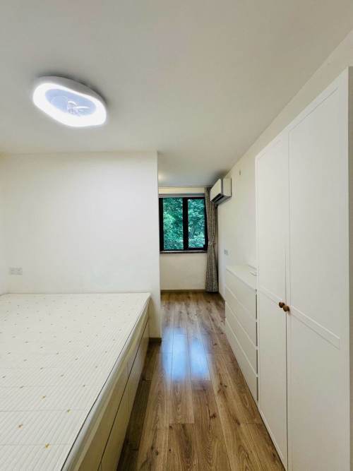 Housing image — Bedroom