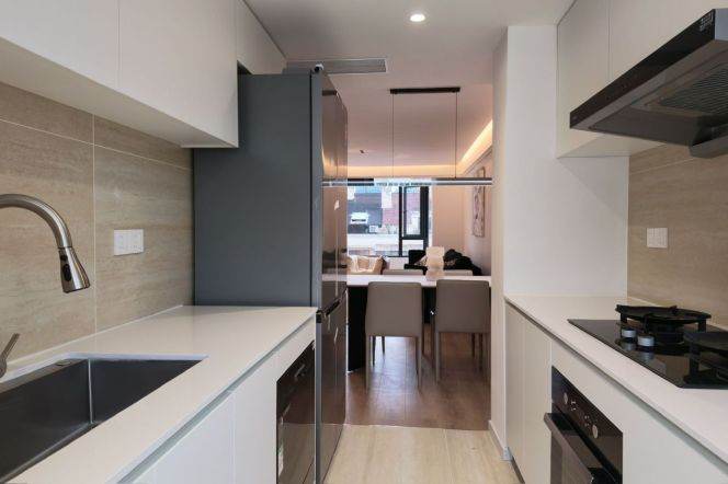 3BR Apartment near Changshou Rd Metro (L7/L13)