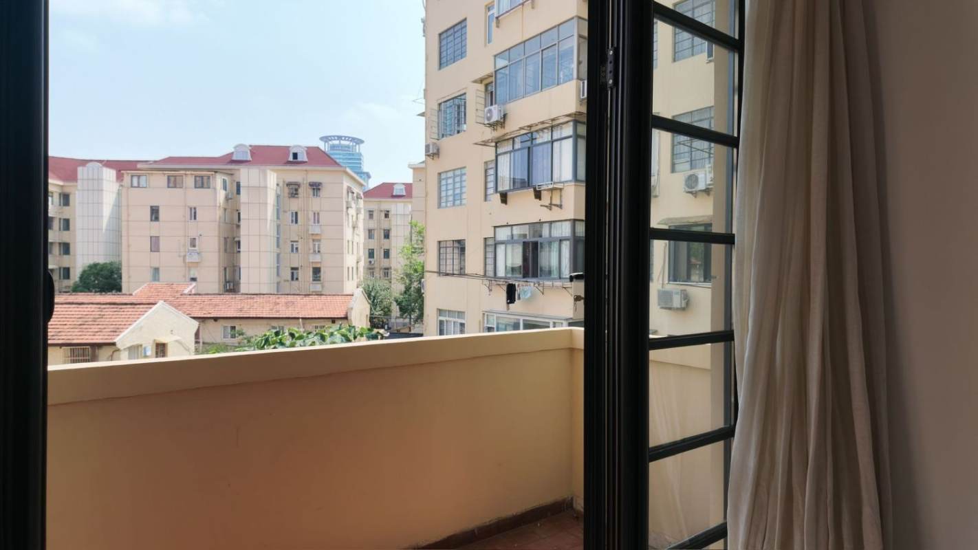 Housing image — Balcony