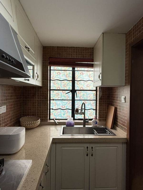 Housing image — Kitchen