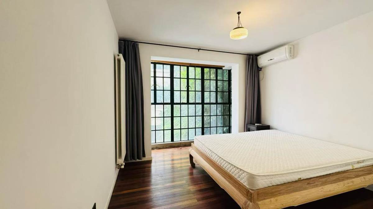 Housing image — Bedroom