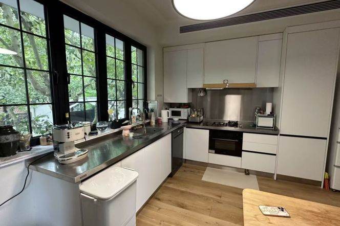 Spacious 2BR Heritage Apartment in Old Xuhui (L10)
