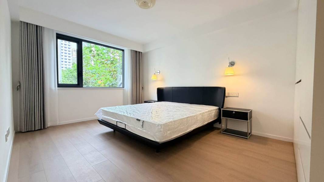 Housing image — Bedroom