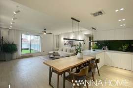 Spacious 3BR Apartment in Jing'an with Terrace (L2/L11)