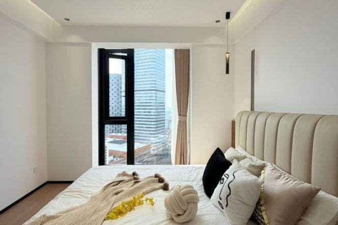 High-Floor High-Ceiling 3BR Apartment near Zhongshan Park with Outstanding View (L2/L3/L4)