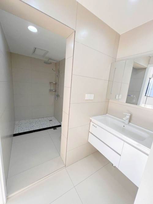 Housing image — Bathroom