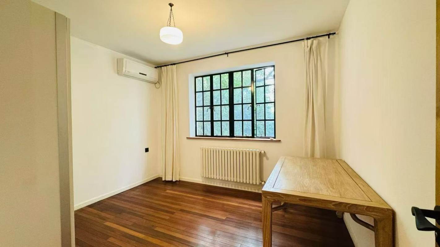 Housing image — Bedroom