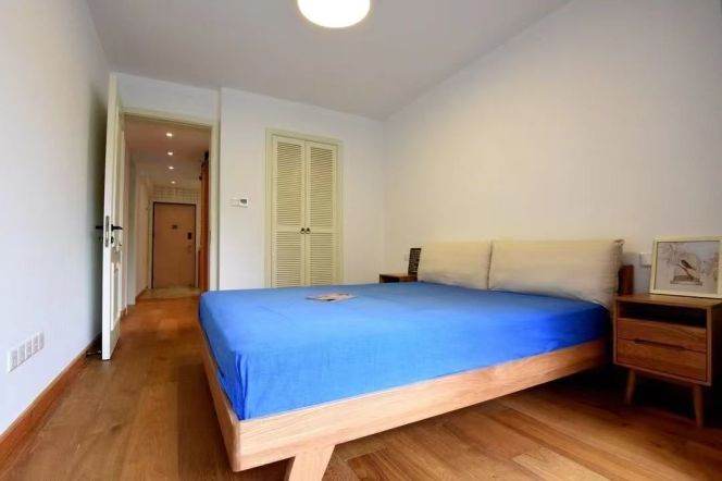 2BR Apartment near People's Square