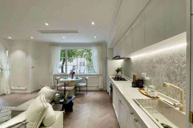 2BR Apartment near Plaza 66 with Terrace (L2/L12/L13)