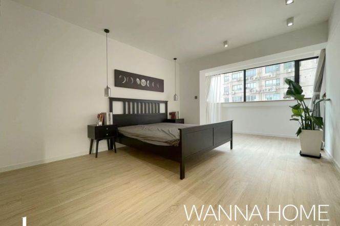 Spacious 3BR Apartment in Jing'an with Terrace (L2/L11)
