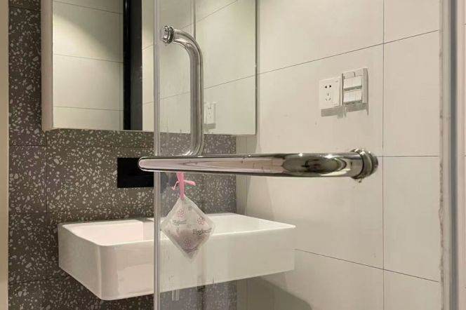 1BR Apartment in Jing'an