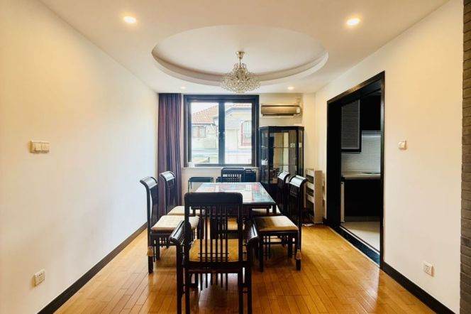 Spacious High-Ceiling 3BR Apartment in Old Xuhui with Green View (L1/L7/L9)