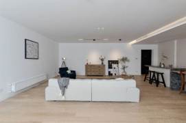 High-Floor 4BR Apartment in Jing'an (L7/L13)