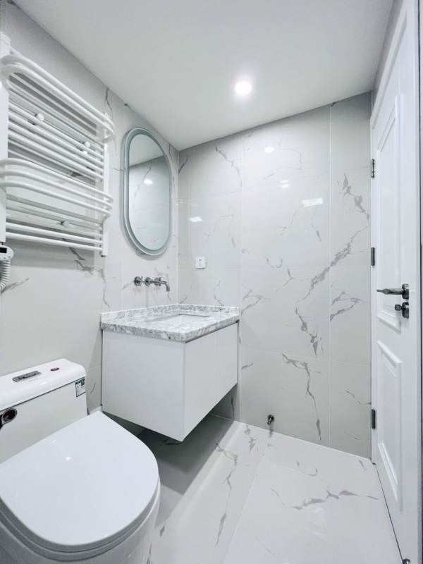 Housing image — Bathroom