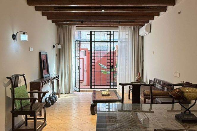 3BR Lane House in Jing'an with Private Garden