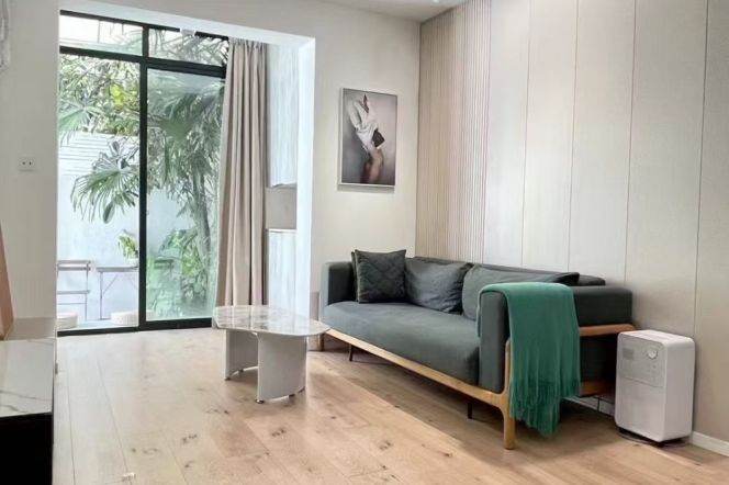 1BR Apartment in Old Xuhui with Terrace (L1/L7)