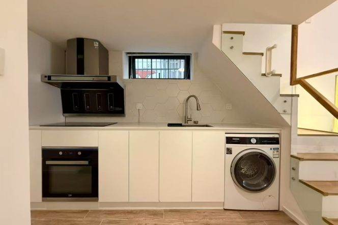 Short-Term 1BR Serviced Apartment near Jing'an Temple