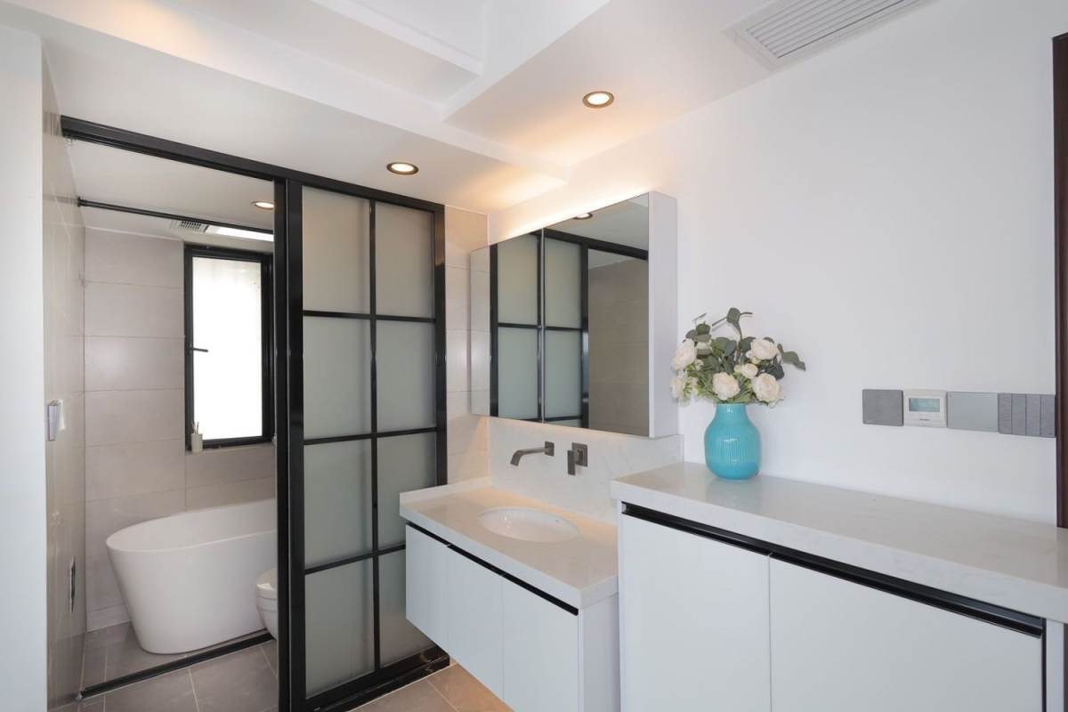 Housing image — Bathroom