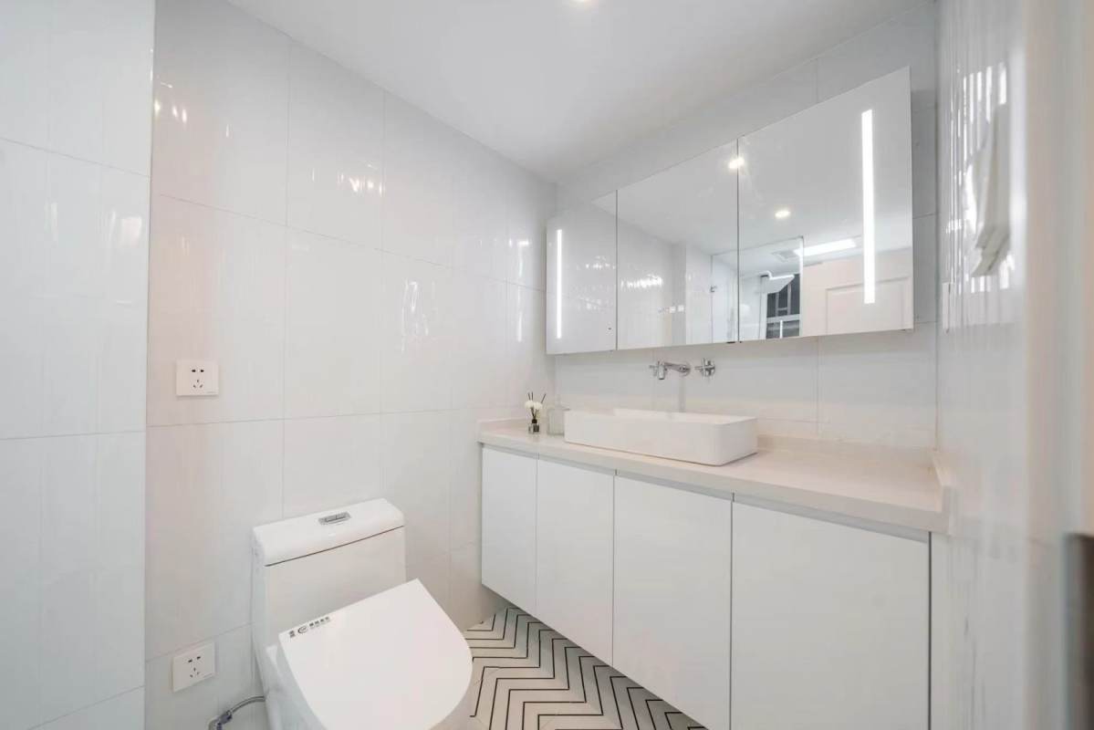 Housing image — Bathroom