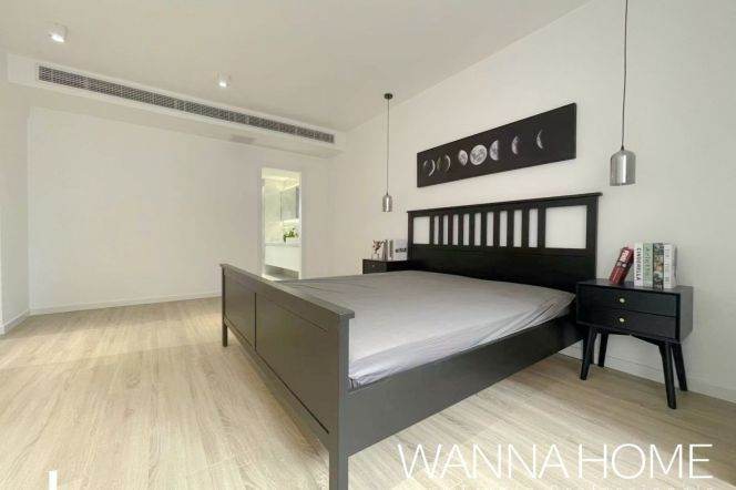 Spacious 3BR Apartment in Jing'an with Terrace (L2/L11)